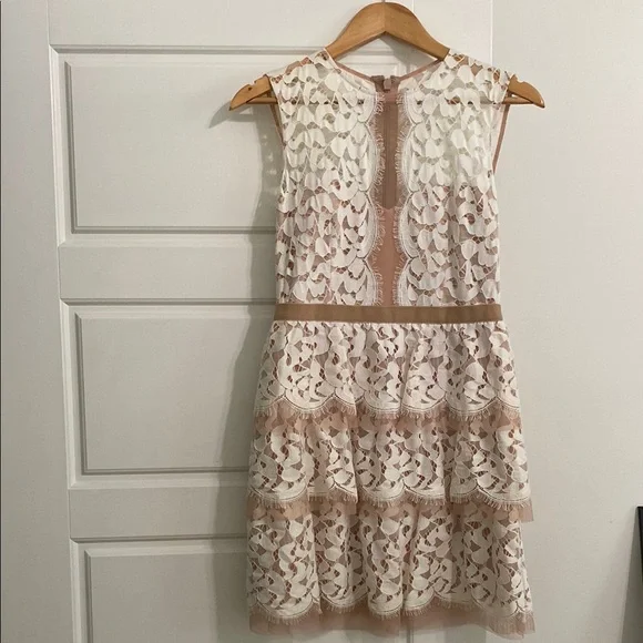 aria lace dress ARIA